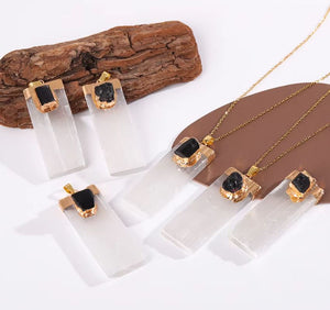 Using Selenite crystal and black tourmaline together