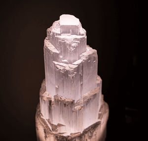 How to clean selenite?