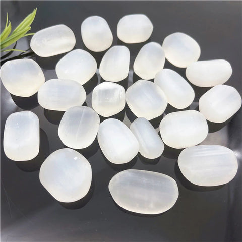 Selenite stones for meditation