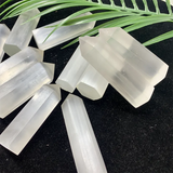 Small selenite pillar