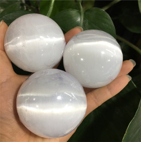 Small selenite sphere